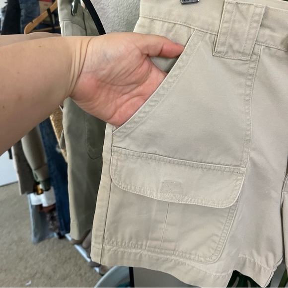 🤍 American Eagle Khaki Utility Pocket Shorts Sz 8 | Cargo Casual Shorts - Picture 5 of 7